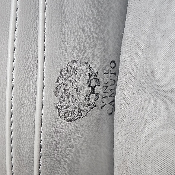 Vincent Camuto The Basha Black Leather Crossbody/ Shoulder Bag - Picture 12 of 15